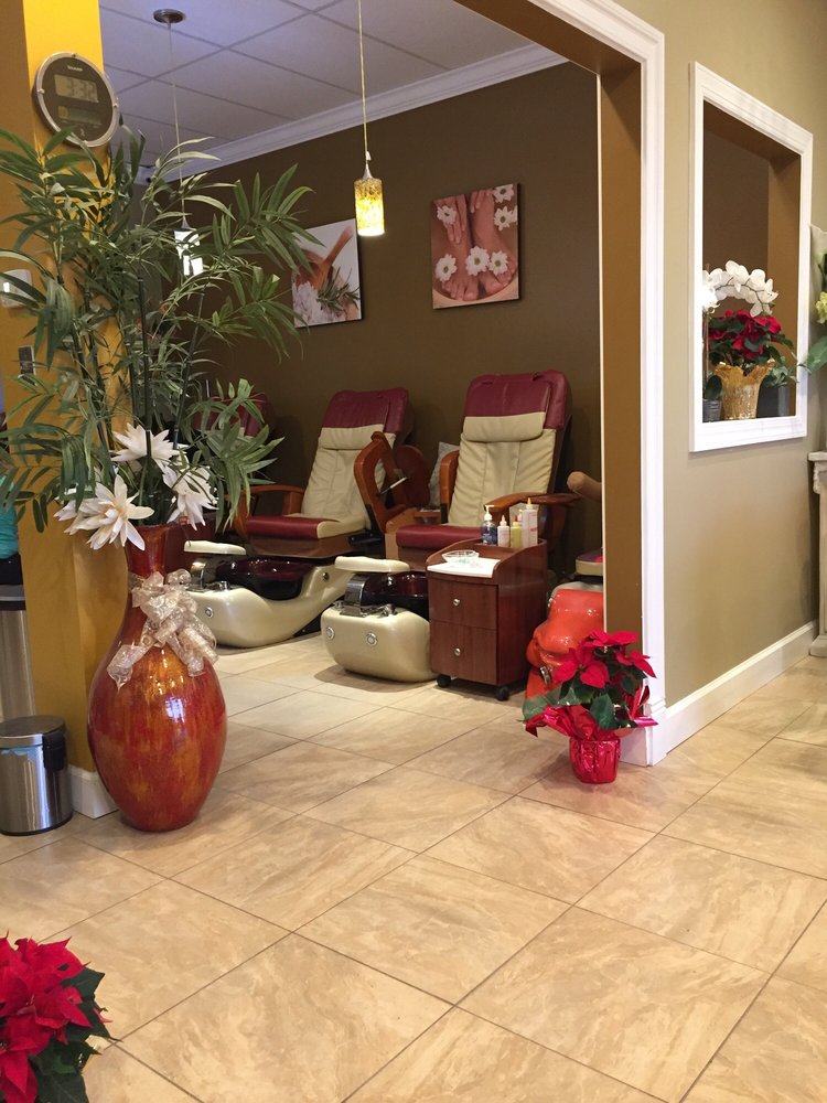 7 Best Nail Salon POS Systems Reviewed